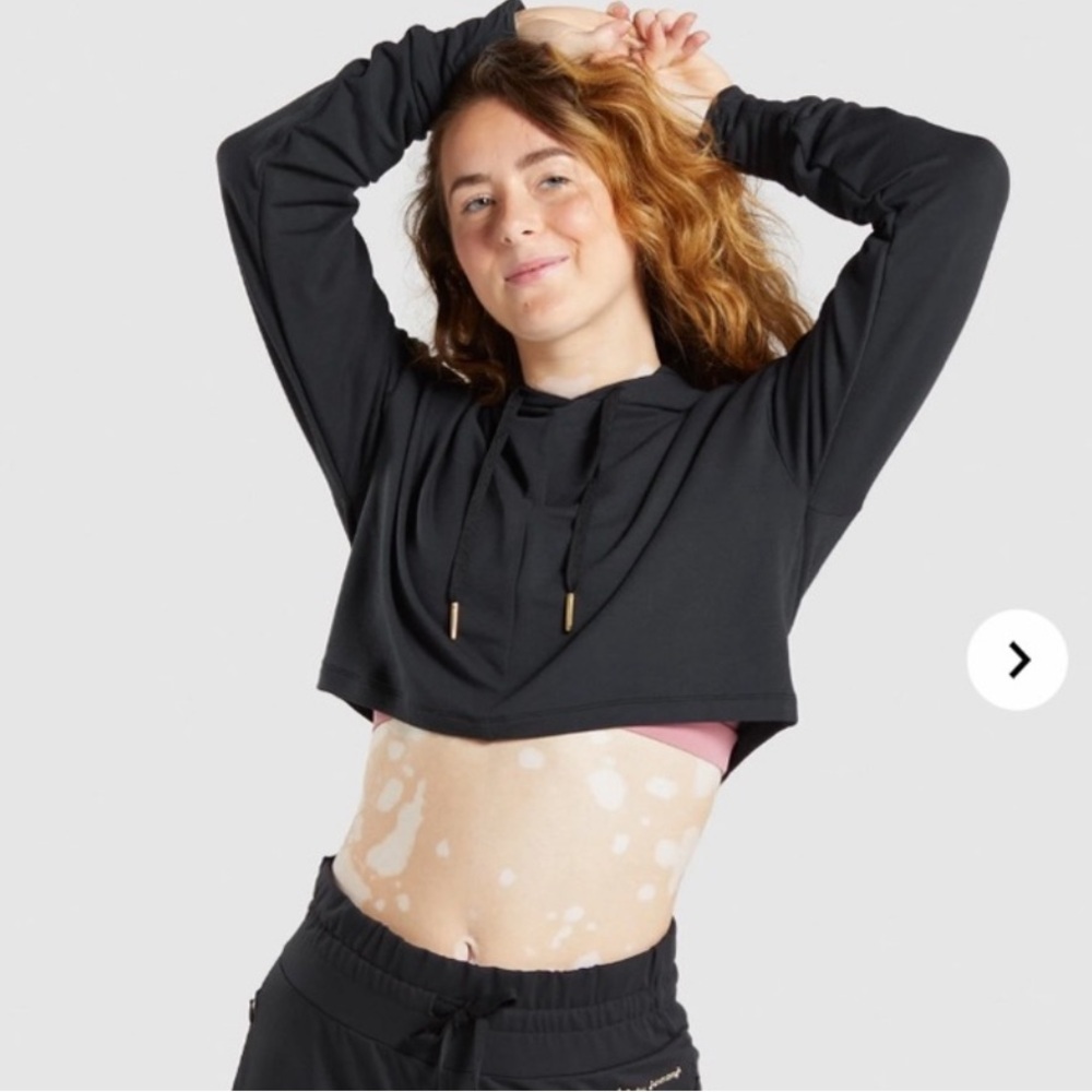 NWT Gymshark Whitney Recovery Black Cropped Hoodie Size S